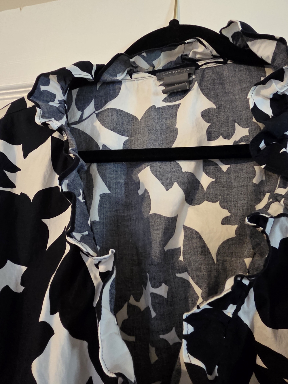 Ann Taylor Navy Blue and White Floral Wrap Blouse - Picture 3 of 6
